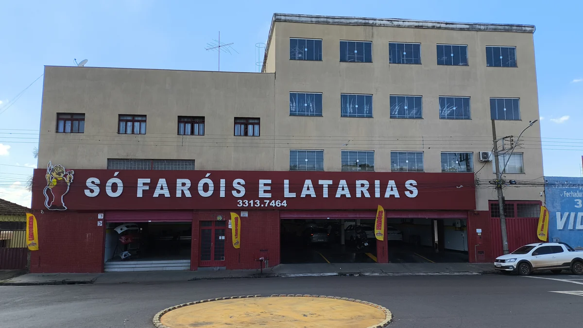 Fachada oficial da loja Só Faróis e Latarias em Uberaba
